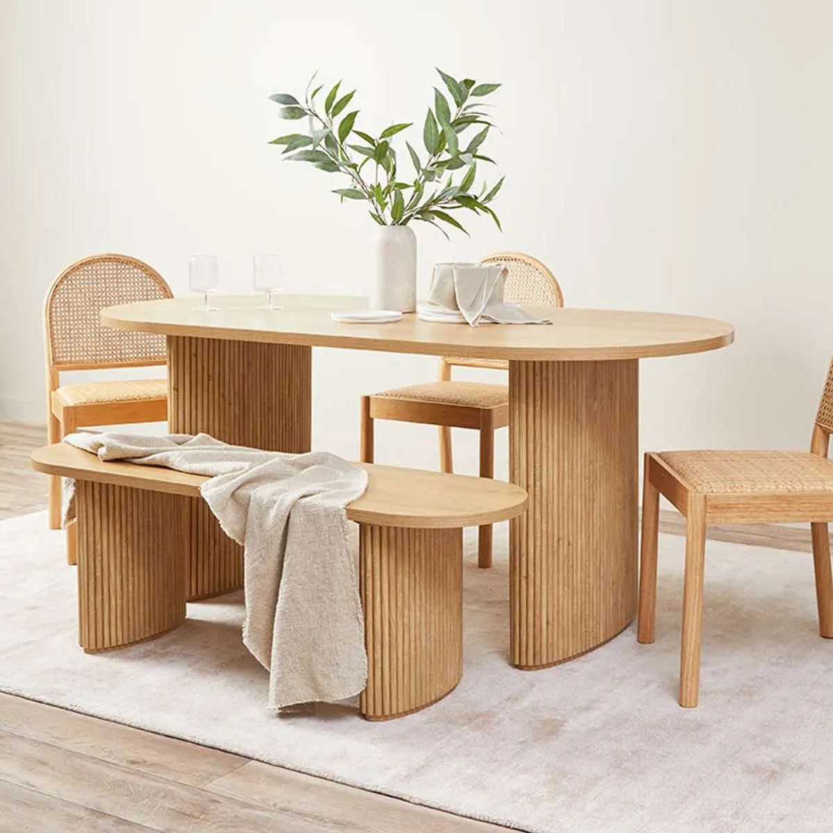 Amara Table and Mateo Seven Piece Set Mocka