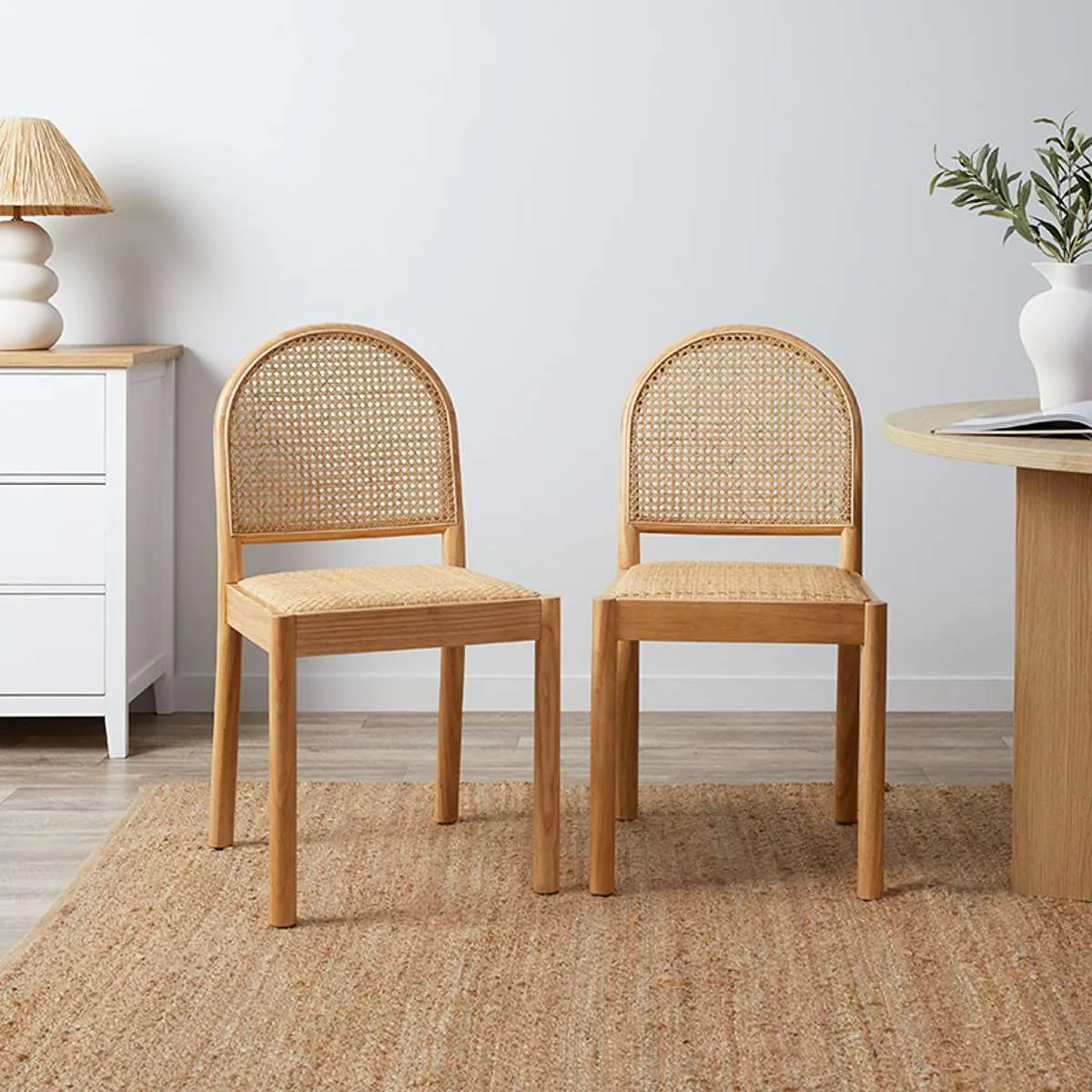 Amara Table and Mateo Seven Piece Set Mocka