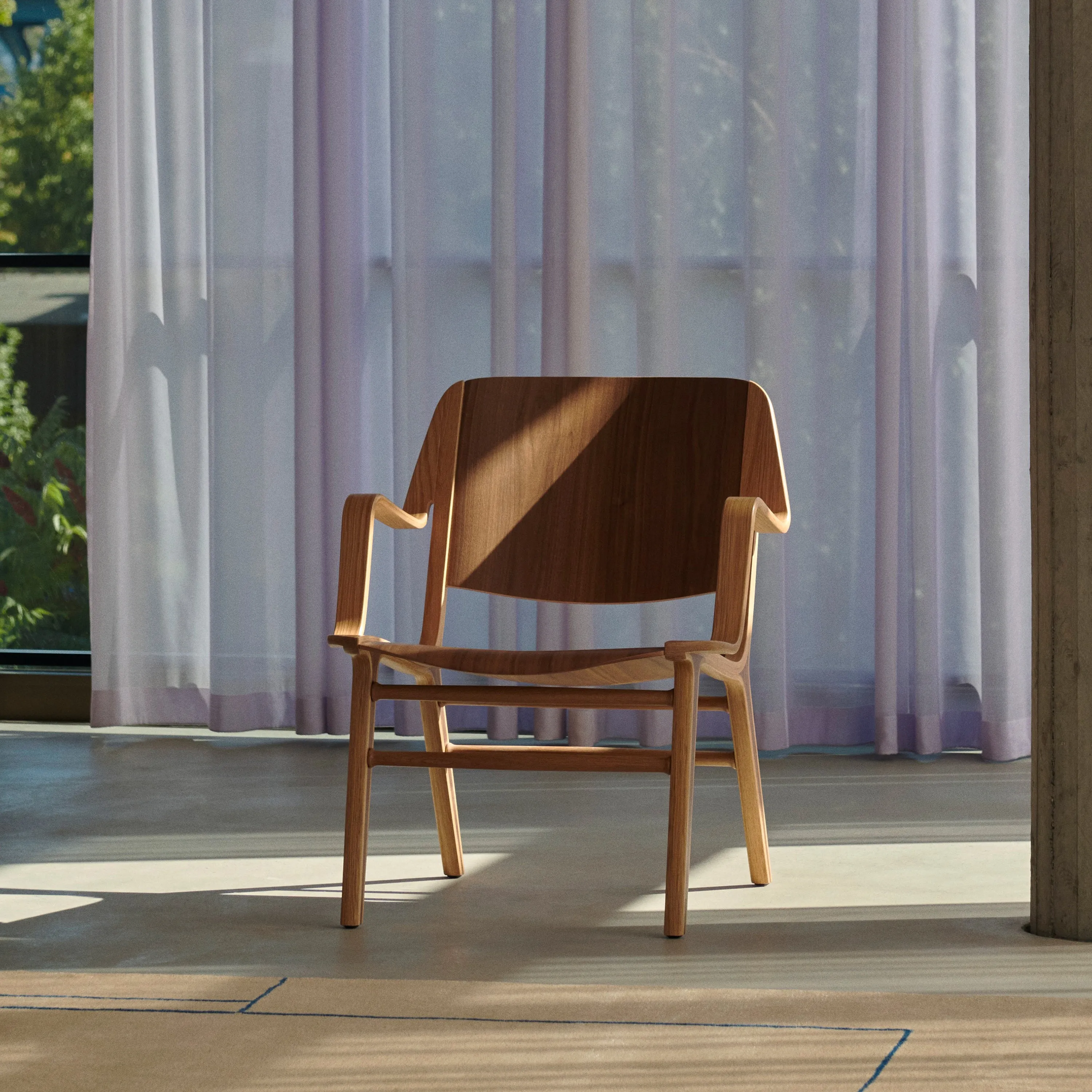 AX Lounge Chair