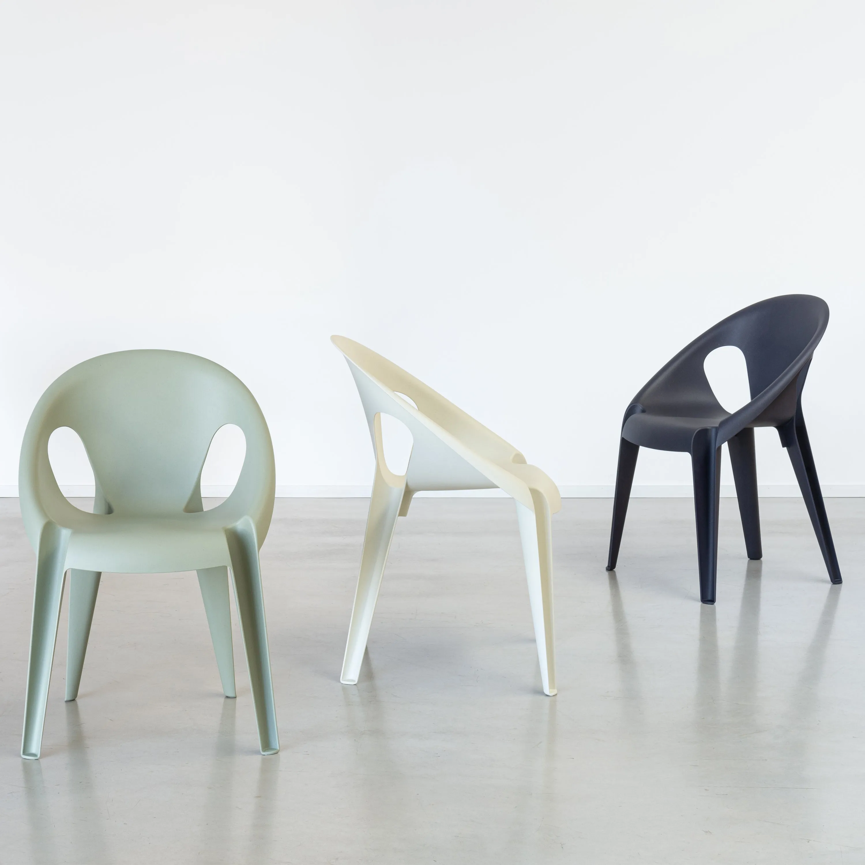 Bell Outdoor Stacking Chair (Set of 4)