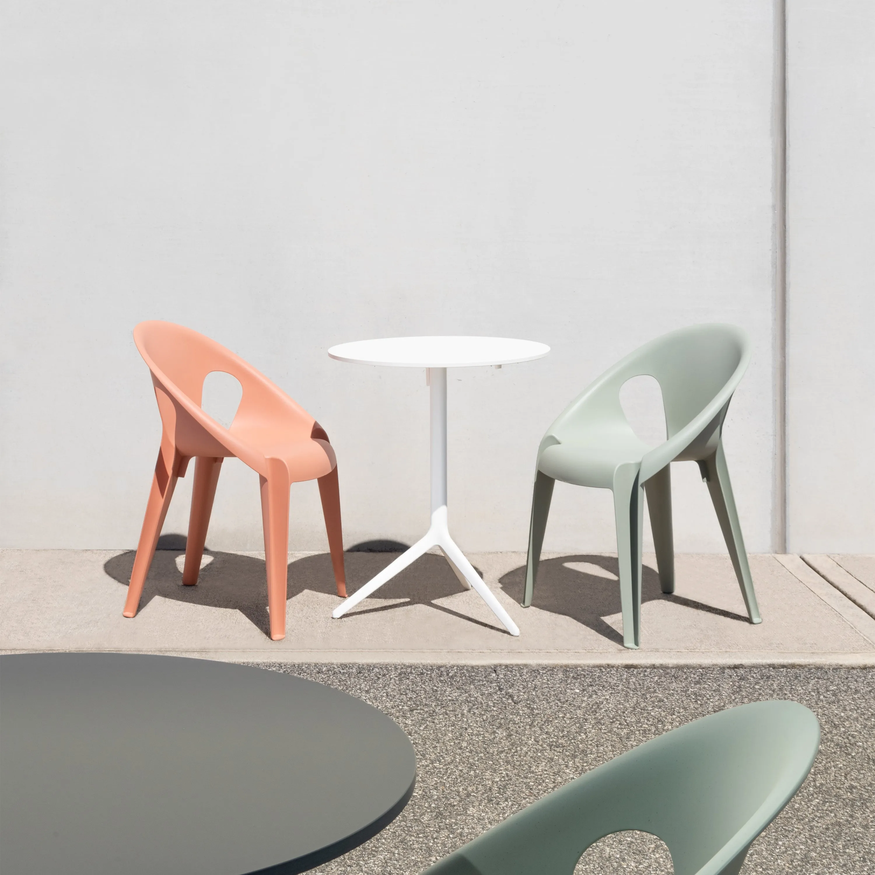 Bell Outdoor Stacking Chair (Set of 4)