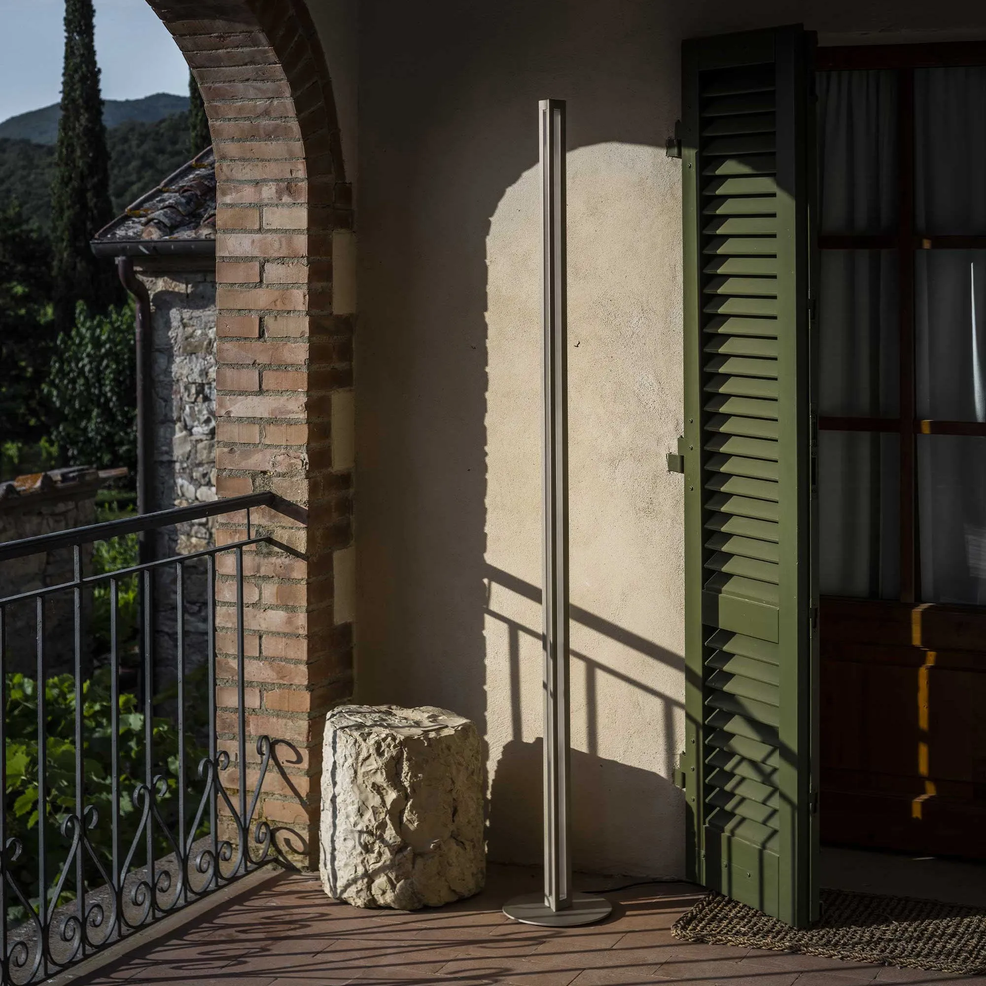 Chiaroscura Floor Lamp