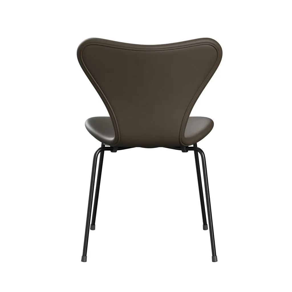 Fritz Hansen Series 7™ Chair Full Upholstery, Black/Essential Stone