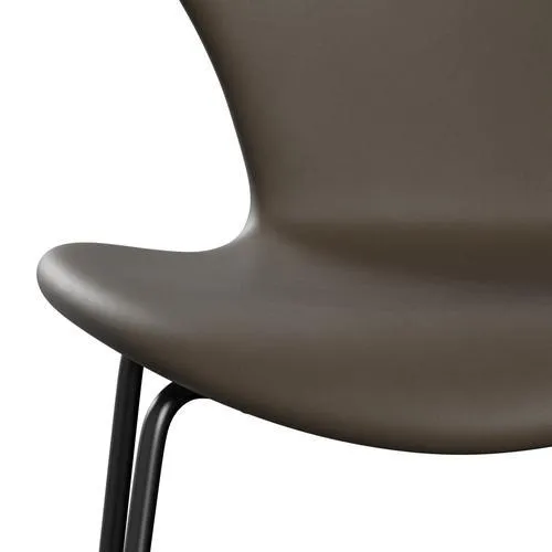 Fritz Hansen Series 7™ Chair Full Upholstery, Black/Essential Stone