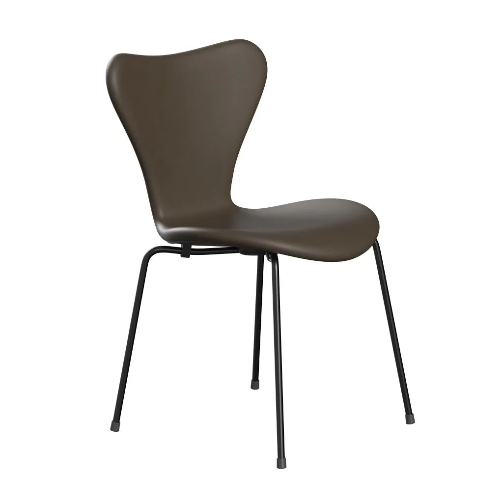 Fritz Hansen Series 7™ Chair Full Upholstery, Black/Essential Stone