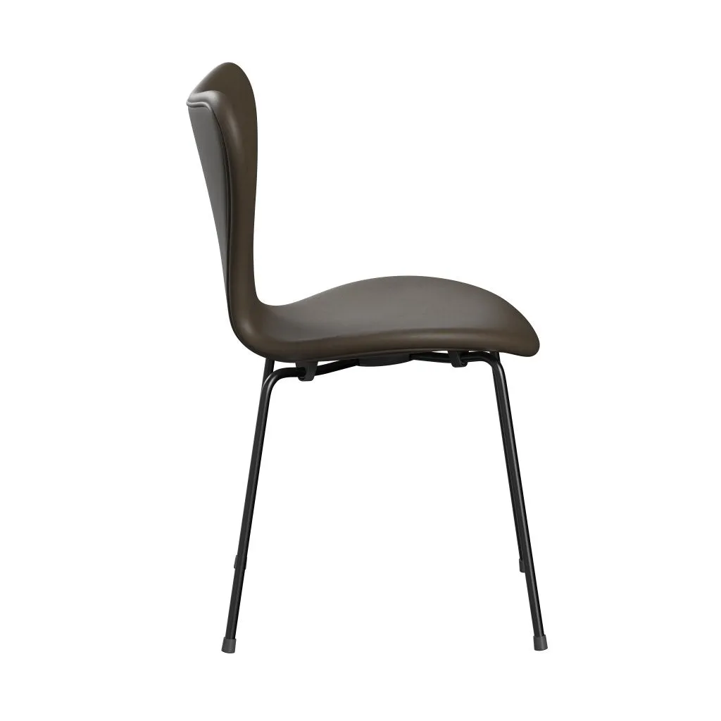 Fritz Hansen Series 7™ Chair Full Upholstery, Black/Essential Stone