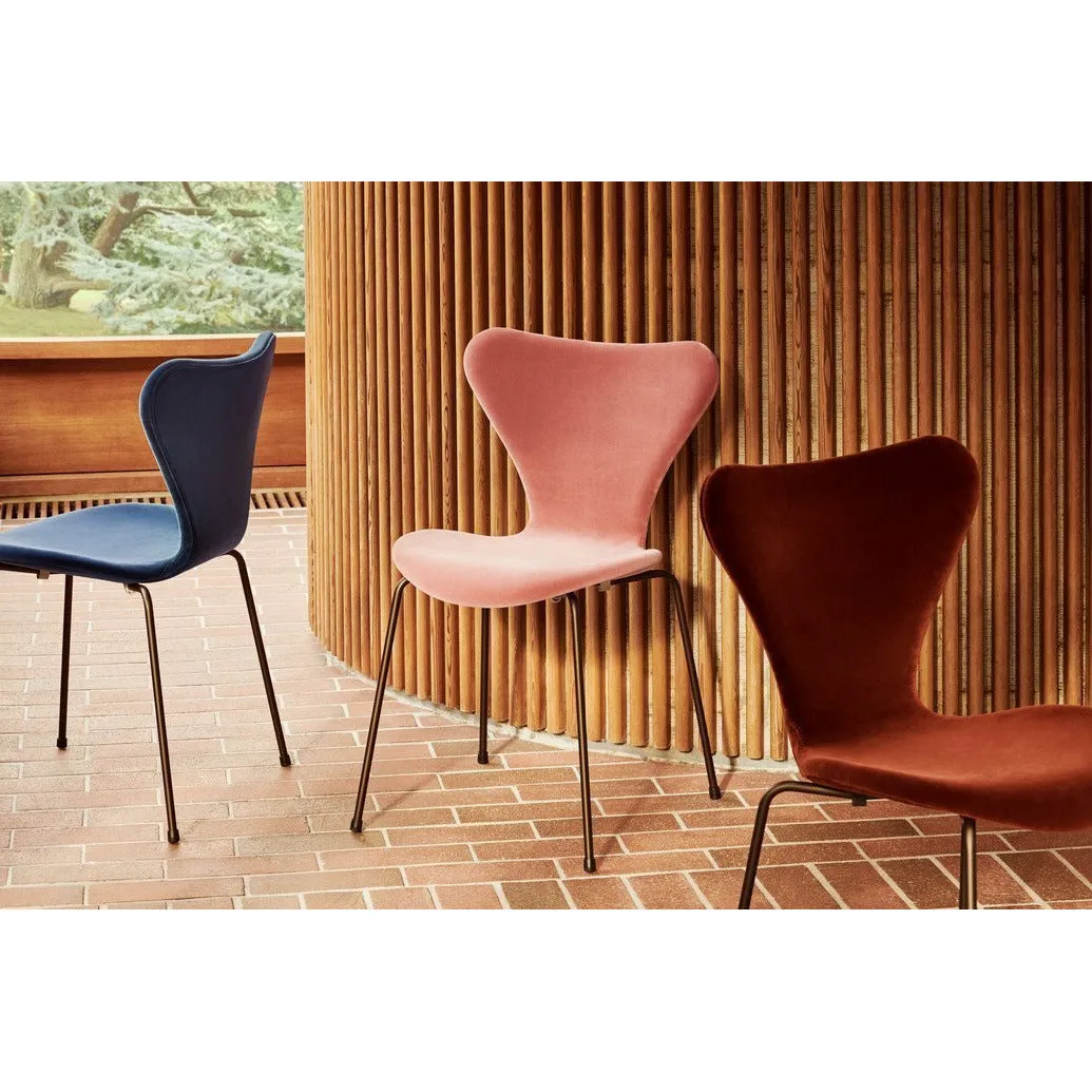 Fritz Hansen Series 7™ Chair Full Upholstery, Brown Bronze/Belfast Velvet Midnight Blue