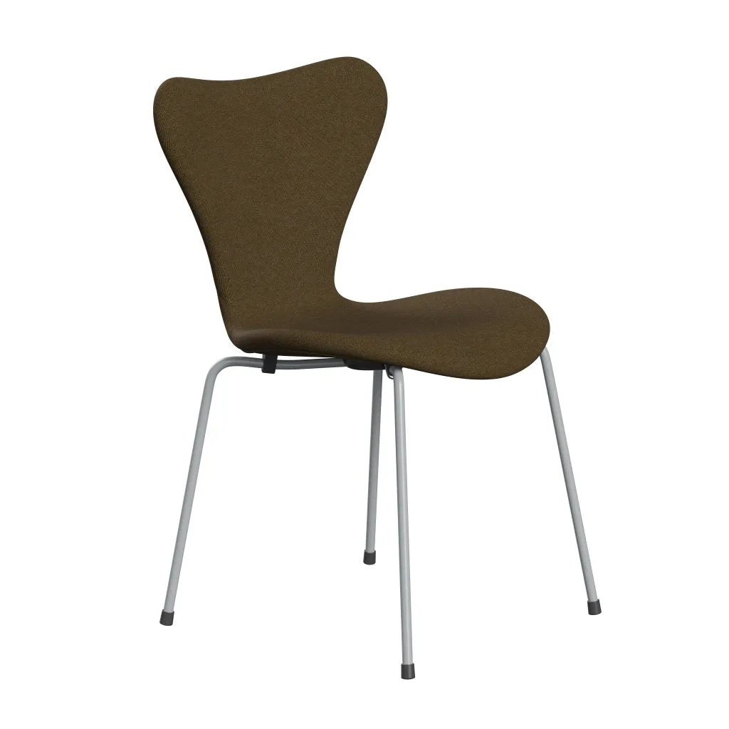 Fritz Hansen Series 7™ Chair Full Upholstery, Silver Grey/Canvas Autumn Beige