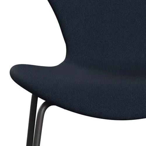 Fritz Hansen Series 7™ Chair Full Upholstery, Warm Graphite/Fame Blue Ant™Hracite