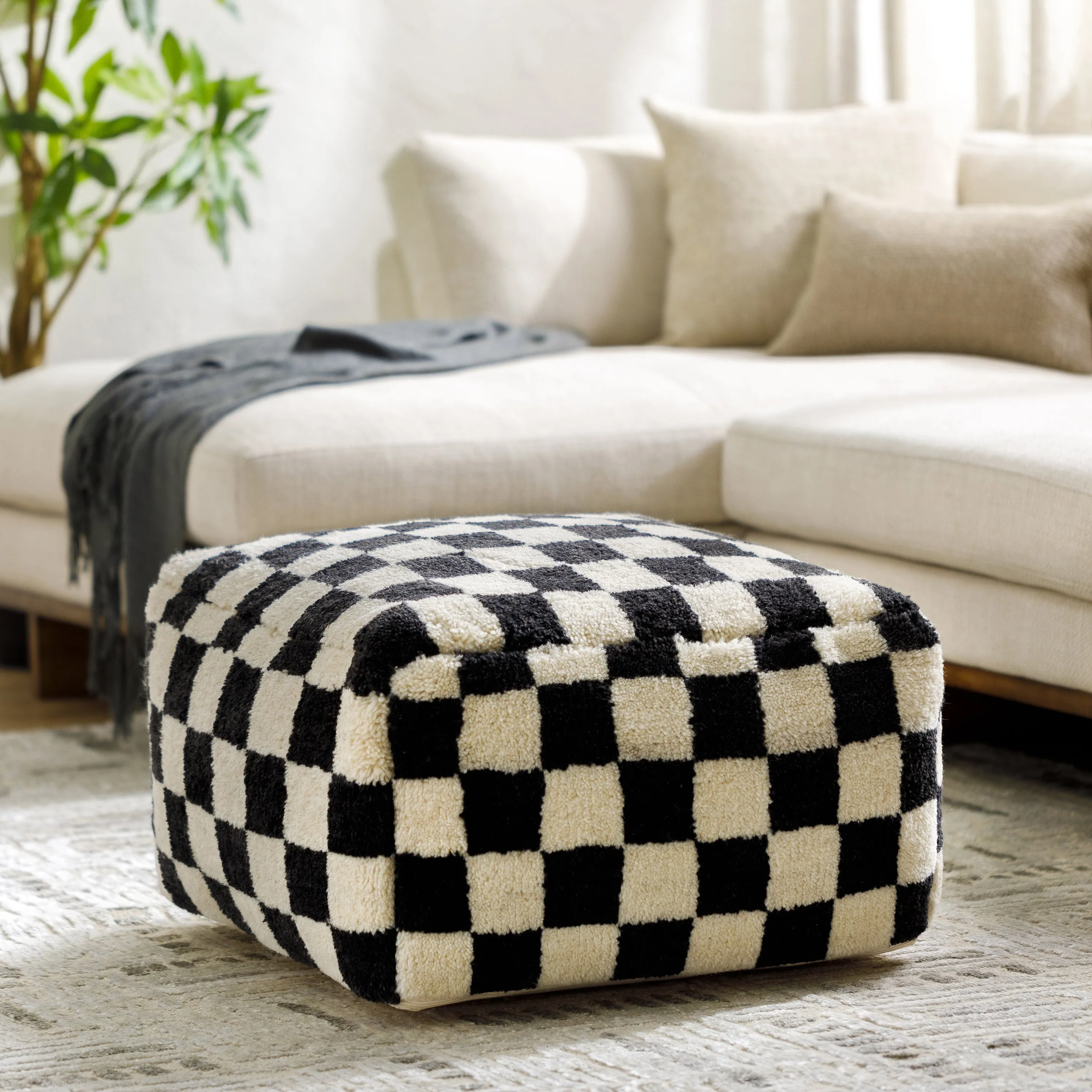 Lukas Pouf