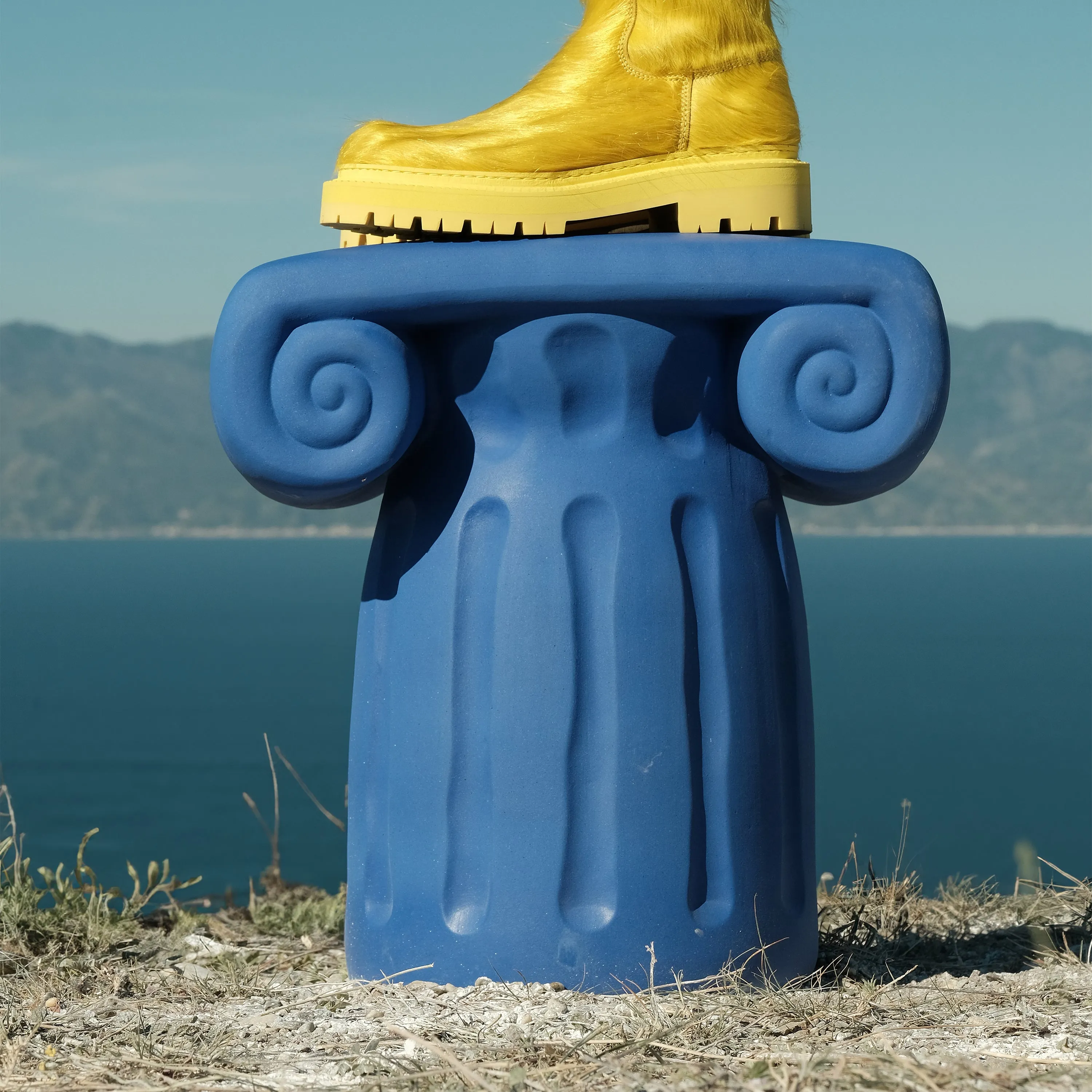 Magna Graecia Capitello Side Table