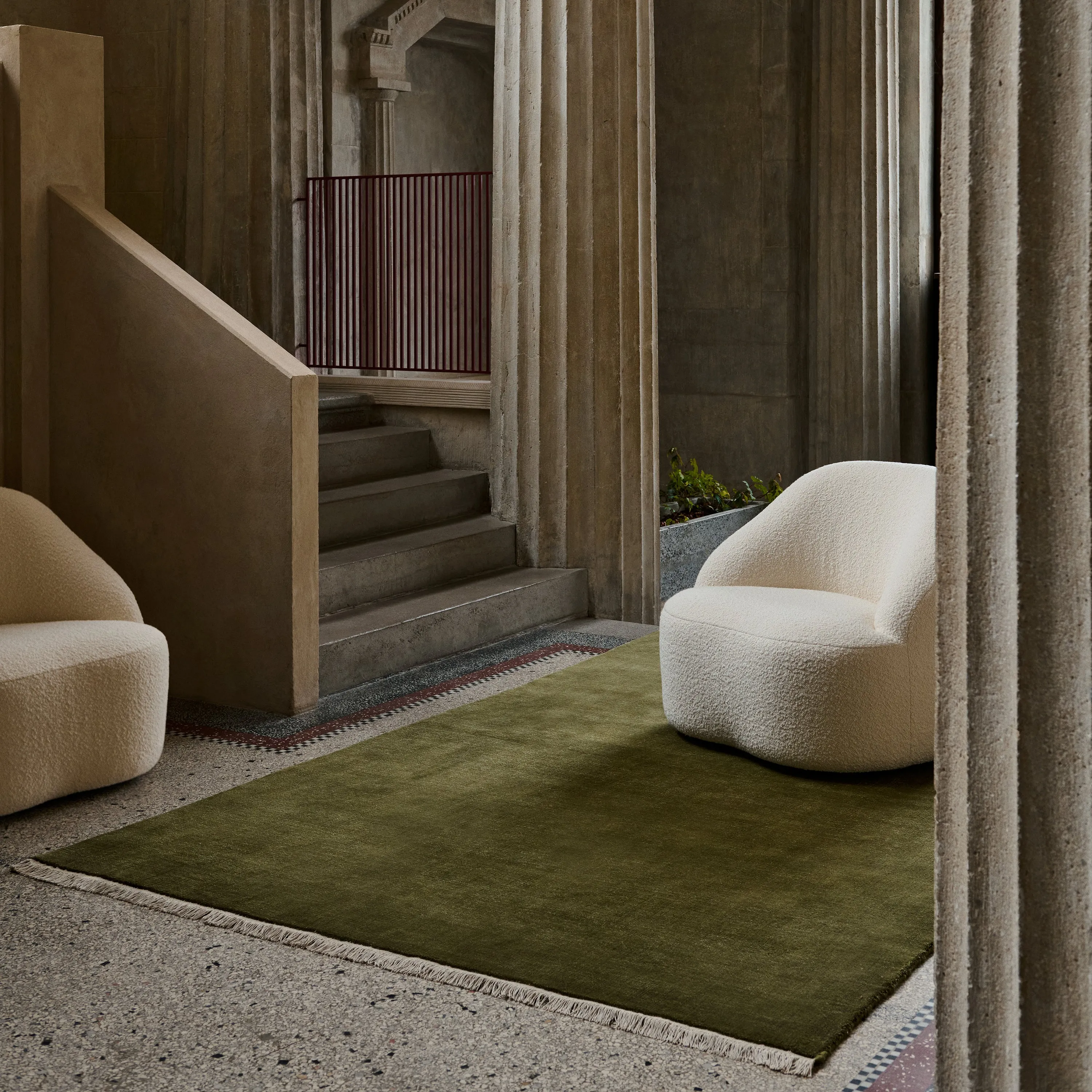 Margas Swivel Lounge Chair