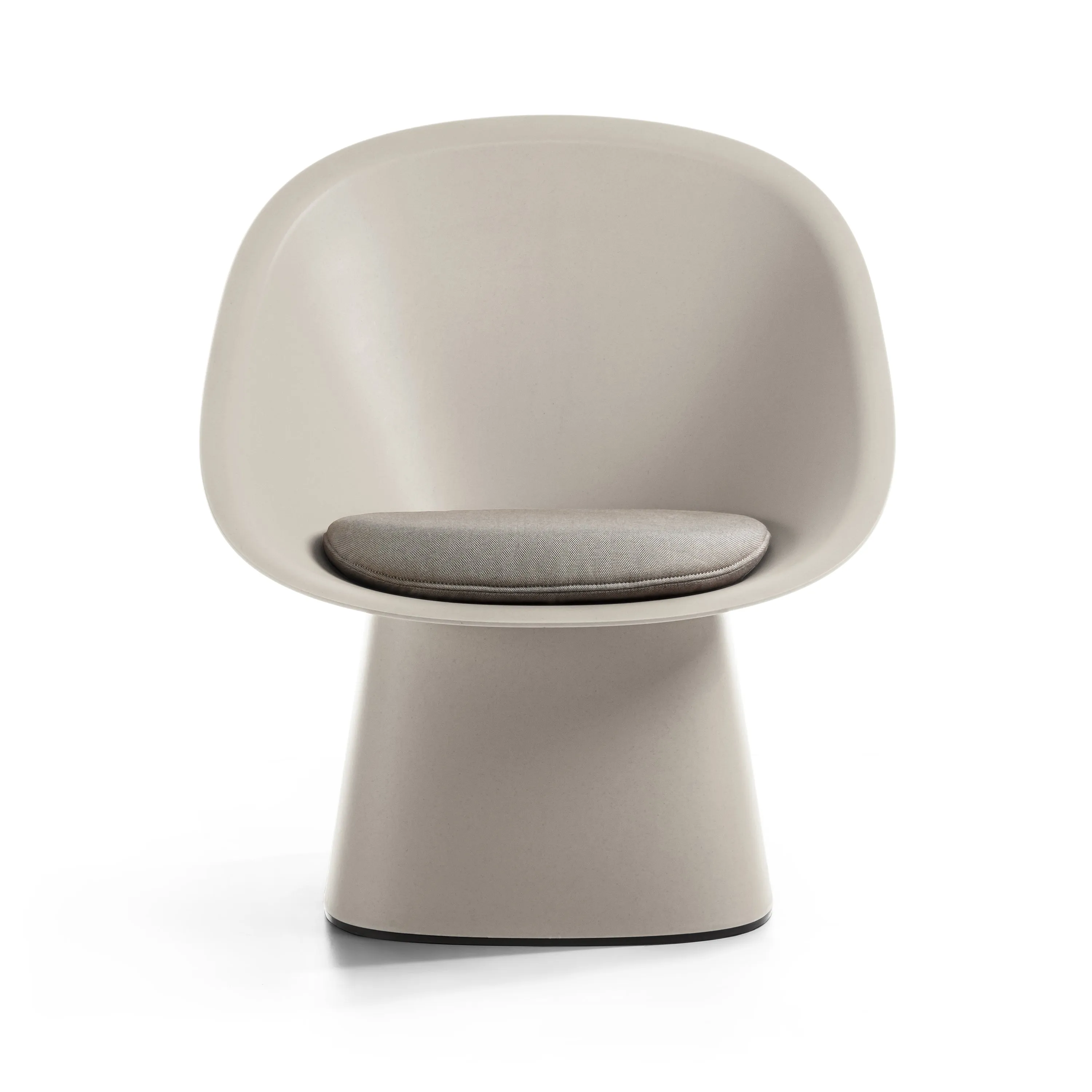 Sensu Indoor/Outdoor Lounge Chair