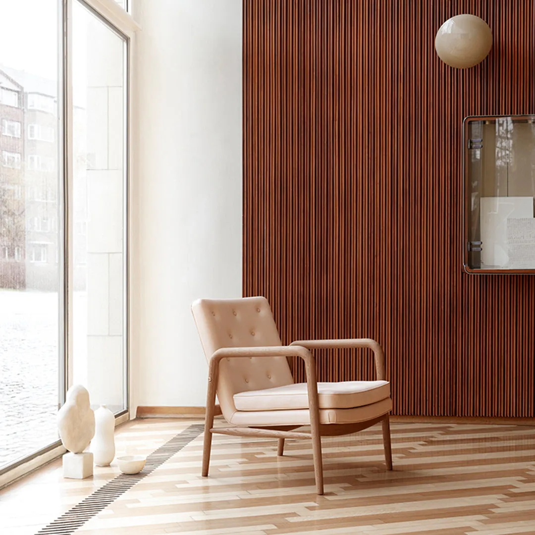 VLA76 Foyer Lounge Chair