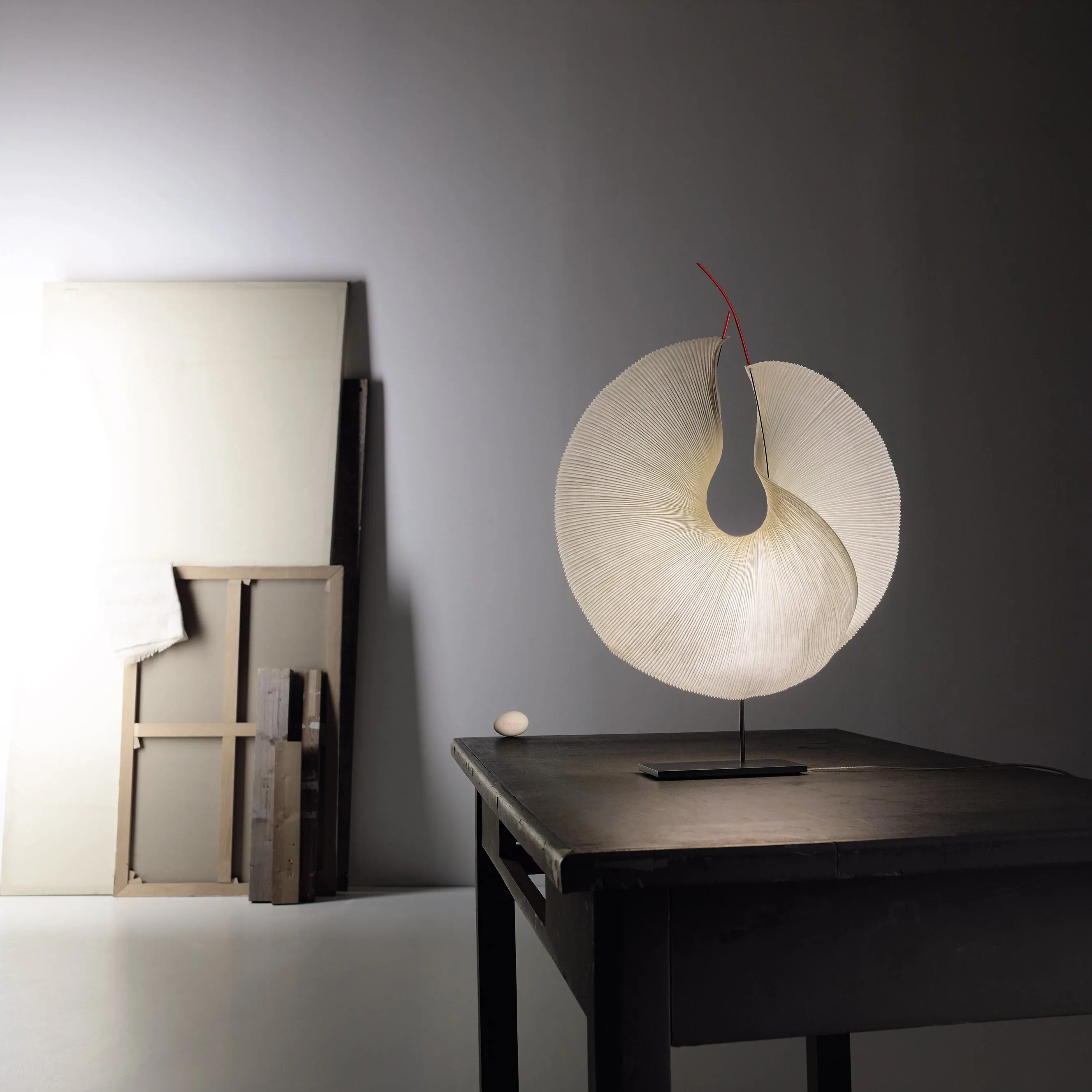 Yoruba Rose LED Table Lamp